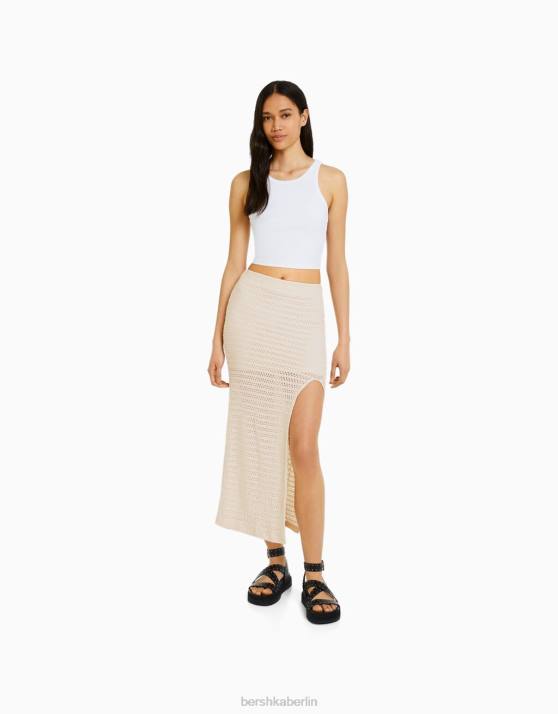 Beige Bershka Frauen rustikaler gehäkelter Midirock H00J1928