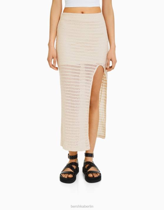 Beige Bershka Frauen rustikaler gehäkelter Midirock H00J1928