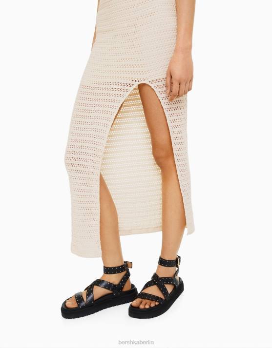 Beige Bershka Frauen rustikaler gehäkelter Midirock H00J1929