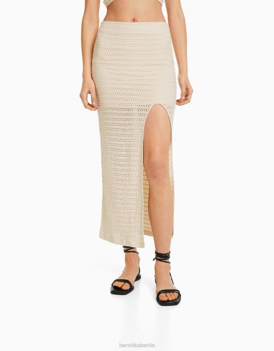 Beige Bershka Frauen rustikaler gehäkelter Midirock H00J977