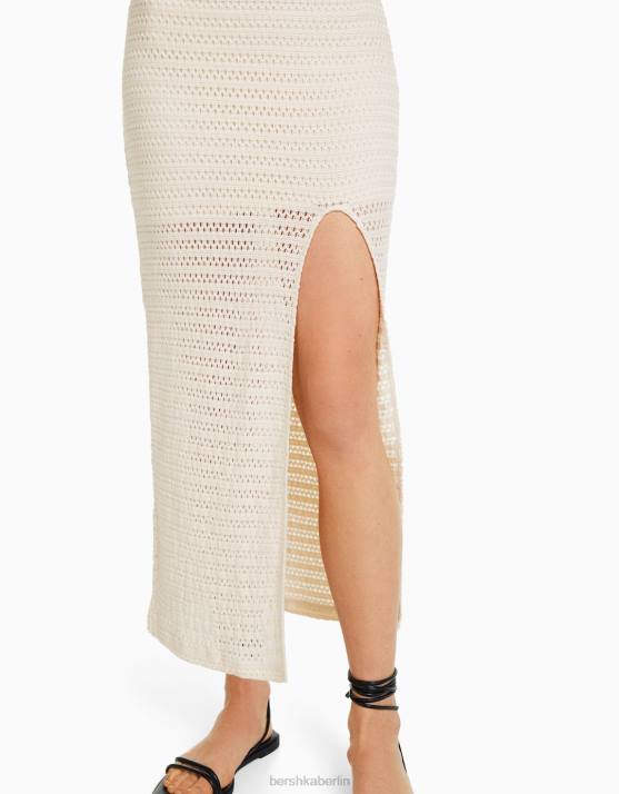 Beige Bershka Frauen rustikaler gehäkelter Midirock H00J977
