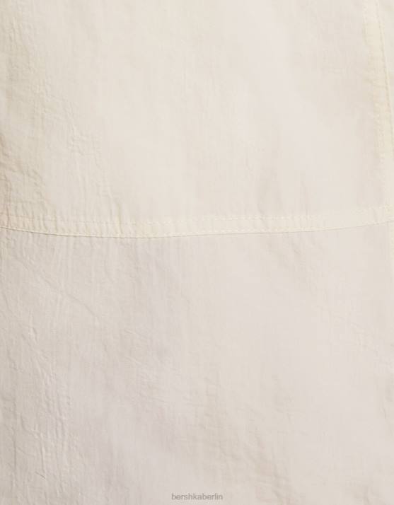 Creme Bershka Frauen Maxirock aus Nylon H00J1671