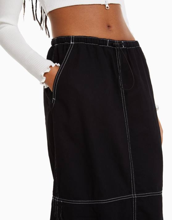 Schwarz Bershka Frauen Fallschirm-Jeans-Midirock H00J1379