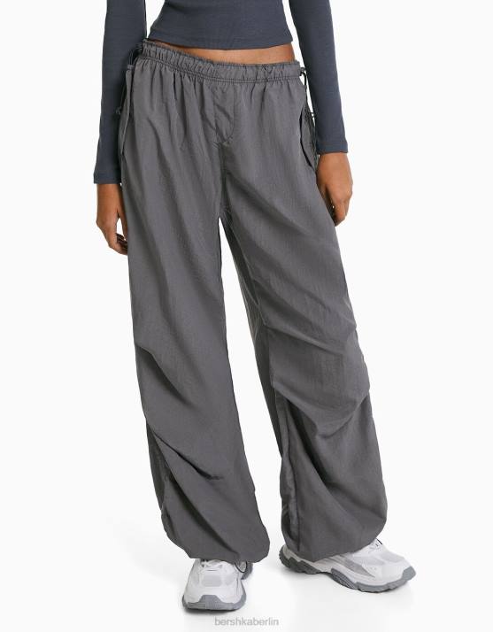 grau Bershka Frauen Nylon-Fallschirm-Jogginghose H00J1312