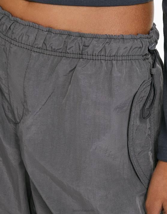 grau Bershka Frauen Nylon-Fallschirm-Jogginghose H00J1312