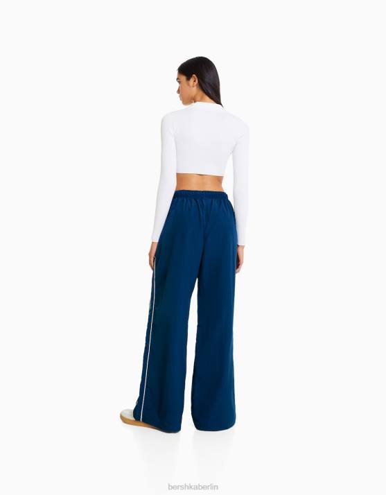 Blau Bershka Frauen Nylonhose mit seitlichen Paspeln H00J1474