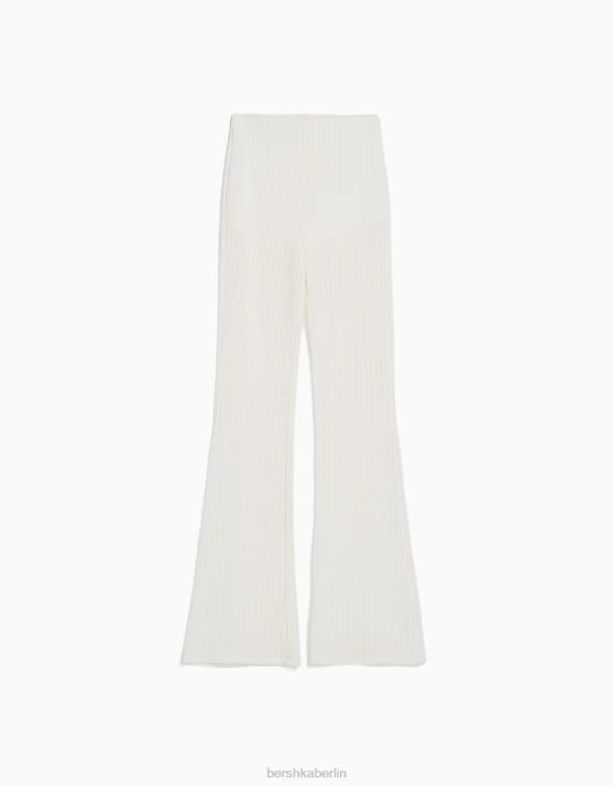Creme Bershka Frauen Offen gestrickte Schlaghose H00J1467