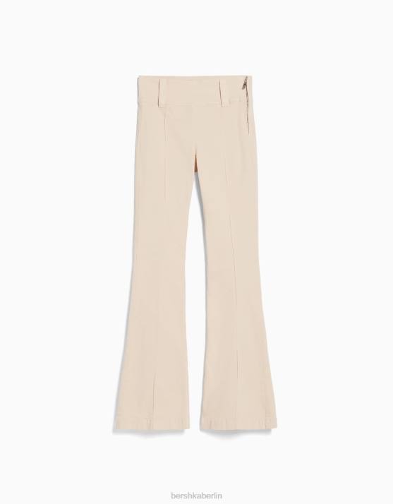 Creme Bershka Frauen Twill-Schlaghose H00J1477