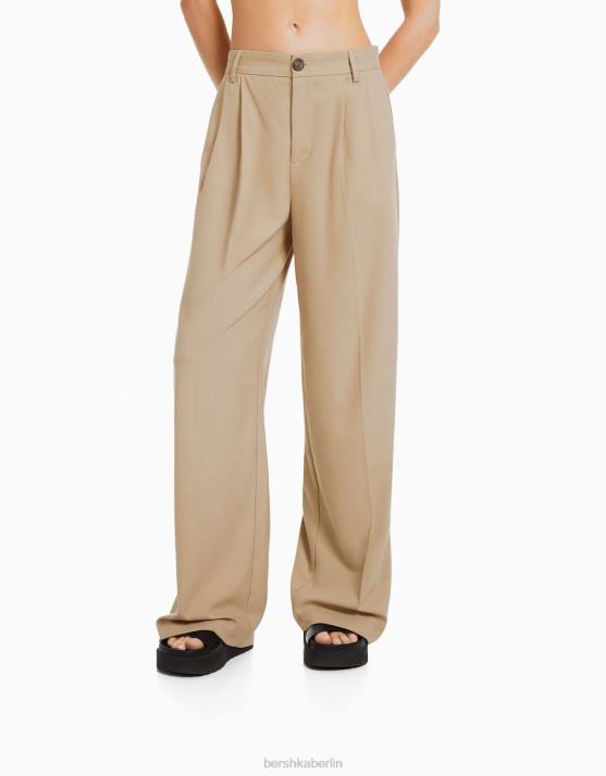 Kamel Bershka Frauen Taillierte Hose im Dad-Fit H00J1453