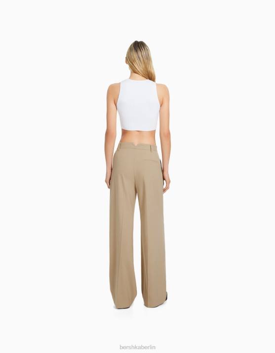Kamel Bershka Frauen Taillierte Hose im Dad-Fit H00J1453