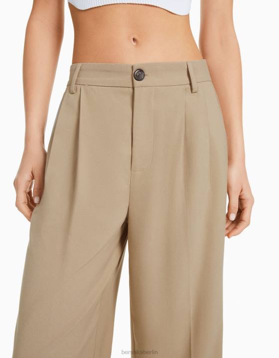 Kamel Bershka Frauen Taillierte Hose im Dad-Fit H00J1453