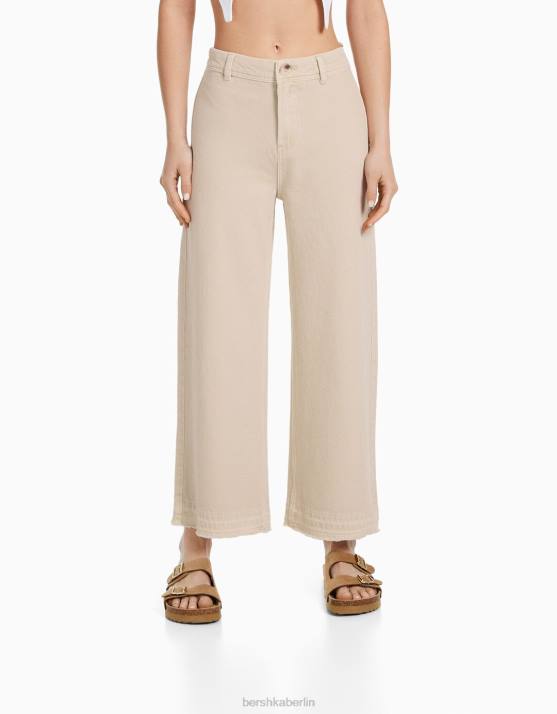 Sand Bershka Frauen Culottes aus Baumwolle H00J1438