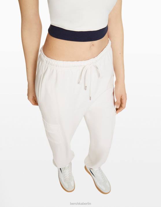 Weiss Bershka Frauen Jogginghose mit Taschen H00J1482