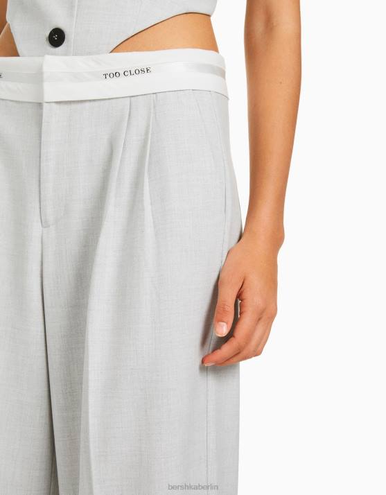 exklusiv Bershka Frauen Bedruckte, maßgeschneiderte Hose H00J1415