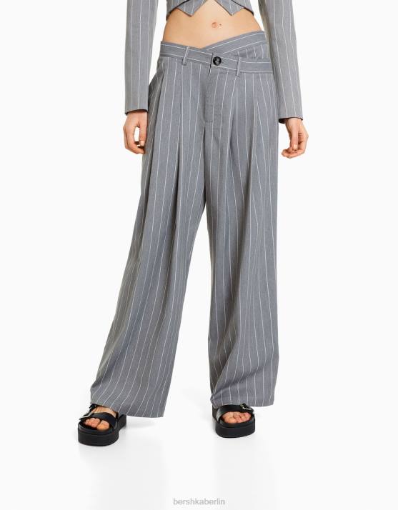 grau Bershka Frauen Locker geschnittene Nadelstreifenhose H00J1416