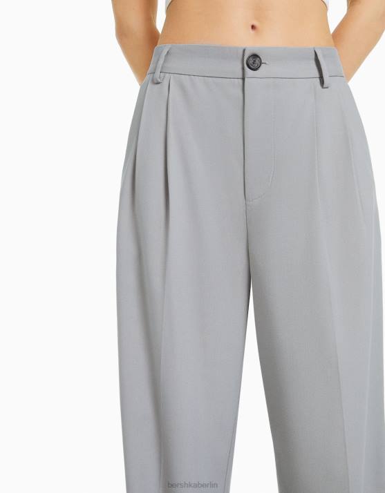 grau Bershka Frauen Taillierte Hose im Dad-Fit H00J1430
