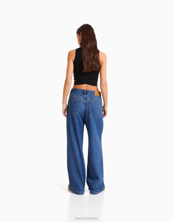 Blau Bershka Frauen 90er-Jahre-Jeans mit Falten H00J1591