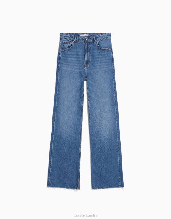 Blau Bershka Frauen Komfortjeans mit Seitenschlitz H00J1569