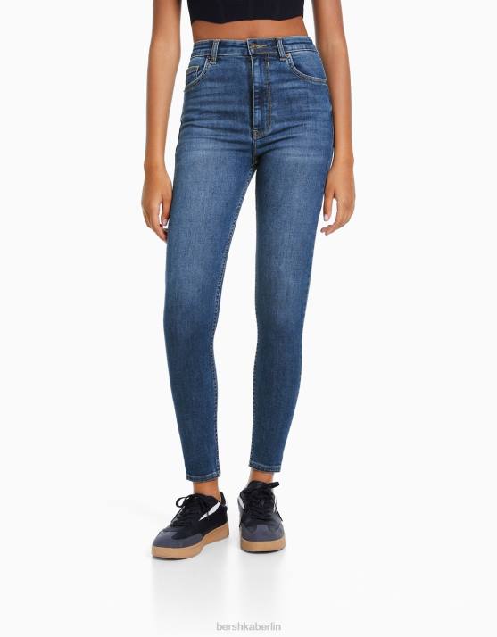 Blau Bershka Frauen Super-High-Rise-Röhrenjeans H00J1501