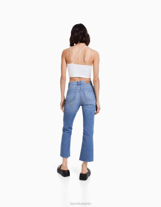 Blau Bershka Frauen verkürzte, ausgestellte Jeans H00J1549