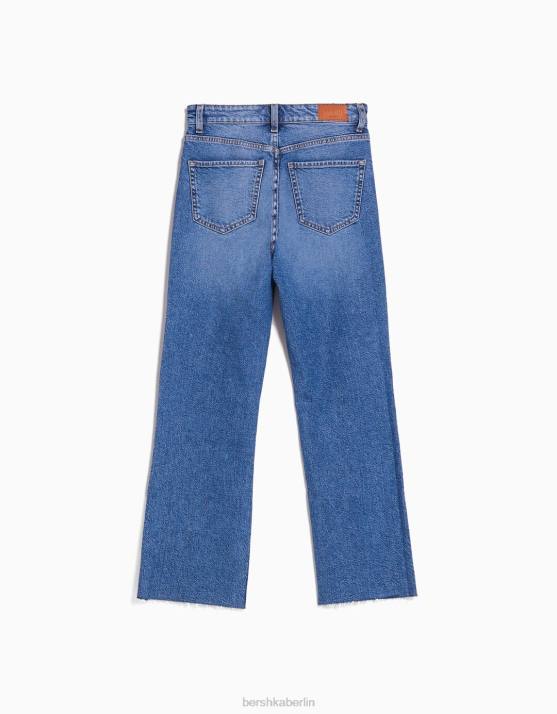 Blau Bershka Frauen verkürzte, ausgestellte Jeans H00J1549