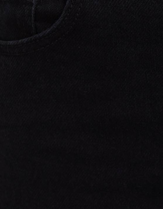 Schwarz Bershka Frauen Komfortjeans mit Seitenschlitz H00J1570