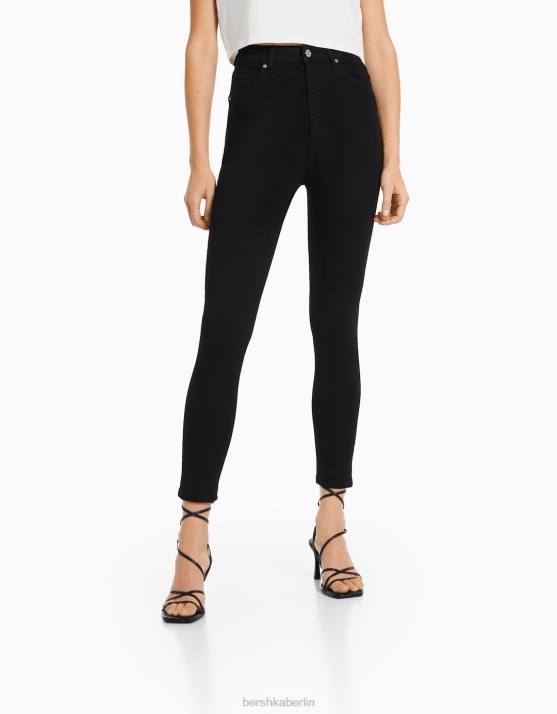 Schwarz Bershka Frauen Super-High-Rise-Röhrenjeans H00J1502