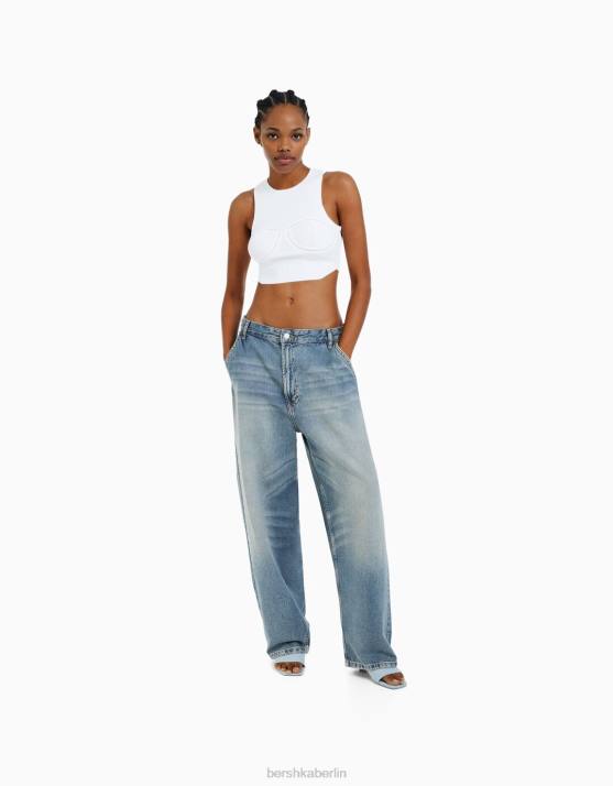 blau verwaschen Bershka Frauen Ausgebleichte Skater-Jeans H00J1512