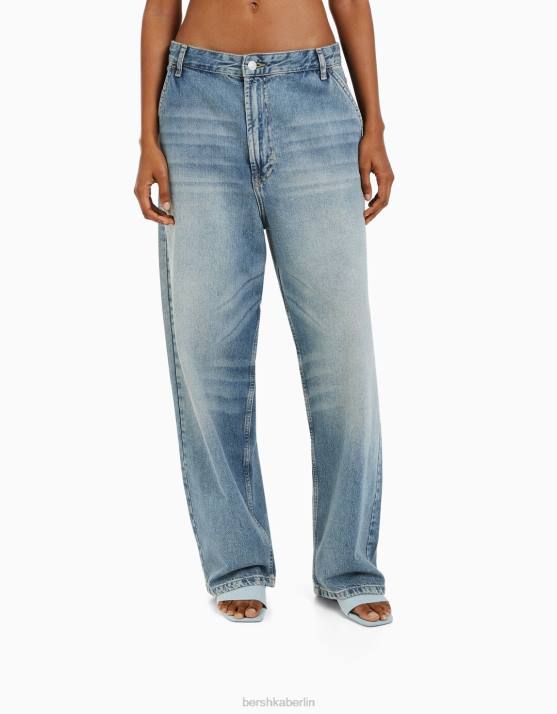 blau verwaschen Bershka Frauen Ausgebleichte Skater-Jeans H00J1512