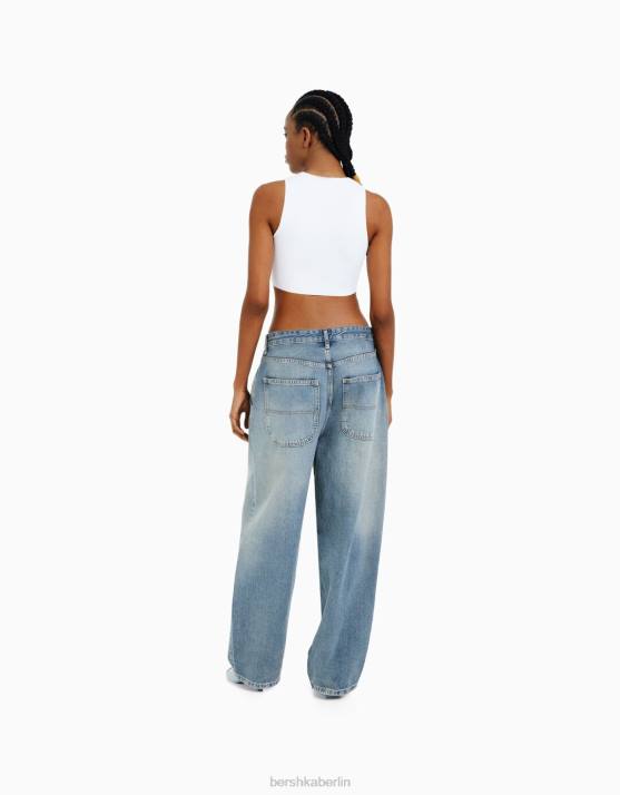 blau verwaschen Bershka Frauen Ausgebleichte Skater-Jeans H00J1512