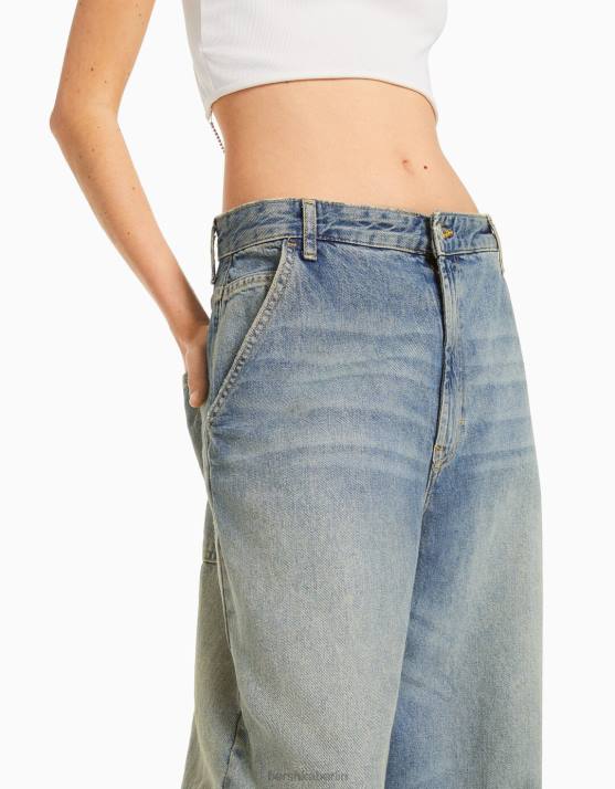 blau verwaschen Bershka Frauen Ausgebleichte Skater-Jeans H00J1954