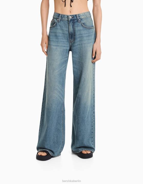 exklusiv Bershka Frauen Jeans mit weitem Bein H00J1485