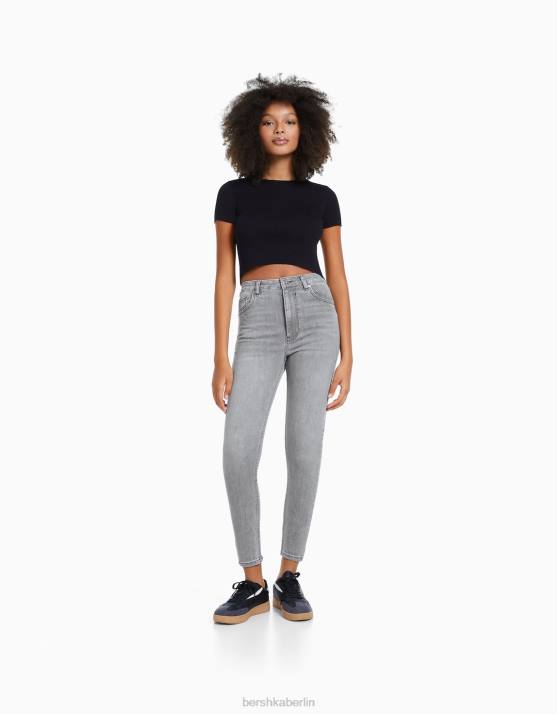 grau Bershka Frauen Super-High-Rise-Röhrenjeans H00J1557