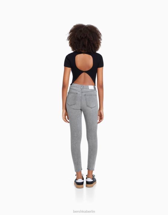 grau Bershka Frauen Super-High-Rise-Röhrenjeans H00J1557