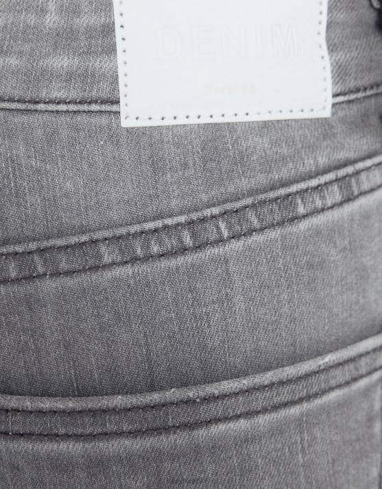 grau Bershka Frauen Super-High-Rise-Röhrenjeans H00J1557