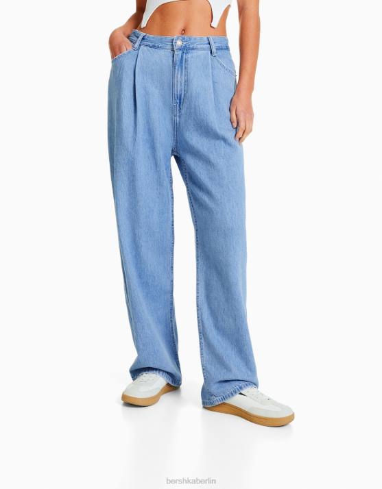 hellblau Bershka Frauen 90er-Jahre-Jeans mit Falten H00J1590