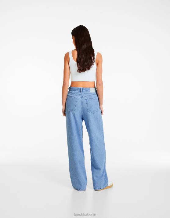 hellblau Bershka Frauen 90er-Jahre-Jeans mit Falten H00J1590
