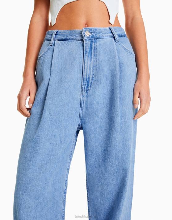 hellblau Bershka Frauen 90er-Jahre-Jeans mit Falten H00J1590