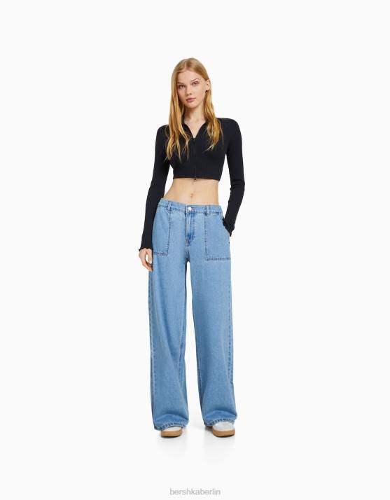hellblau Bershka Frauen 90er-Jahre-Jeans mit elastischem Bund und Tasche H00J1567