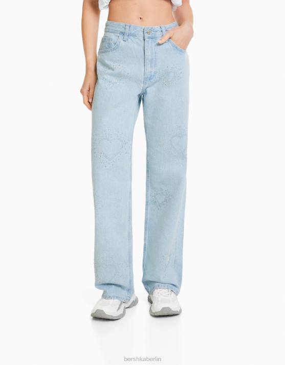 hellblau Bershka Frauen 90er-Jahre-Jeans mit weitem Bein und Strassherzen H00J1581