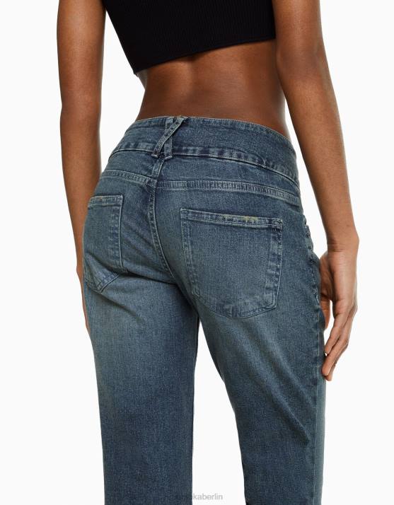 hellblau Bershka Frauen Ausgebleichte, tief sitzende Bootcut-Schlagjeans H00J1585