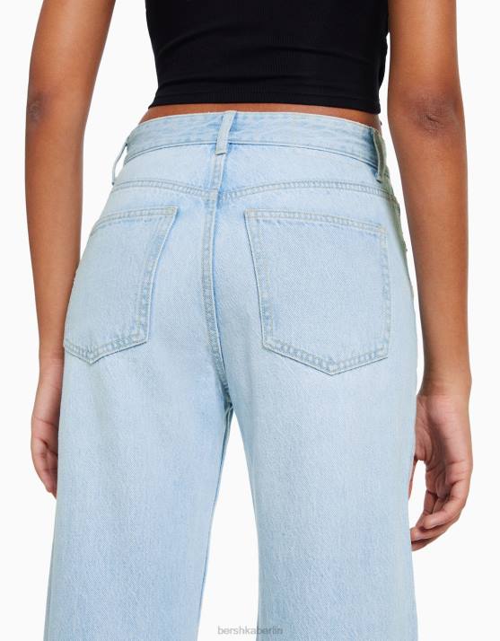 hellblau Bershka Frauen Gerade geschnittene Jeans H00J1522