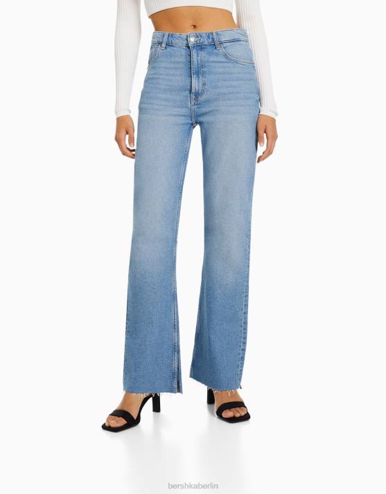 hellblau Bershka Frauen Komfortjeans mit Seitenschlitz H00J1991
