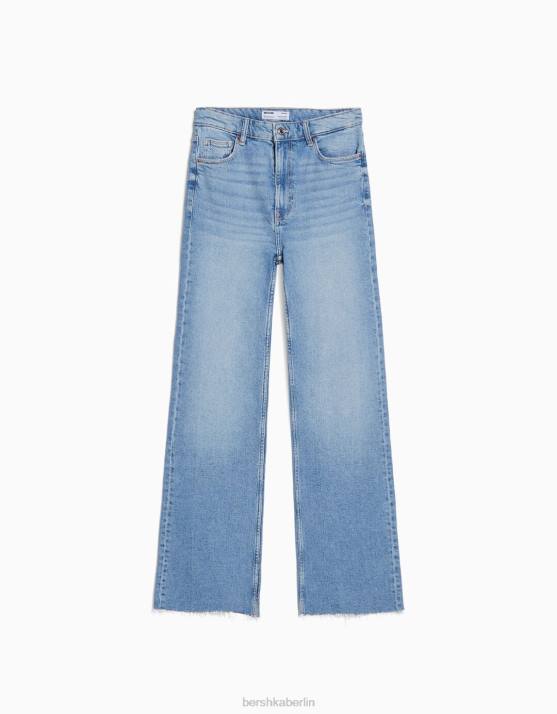 hellblau Bershka Frauen Komfortjeans mit Seitenschlitz H00J1991