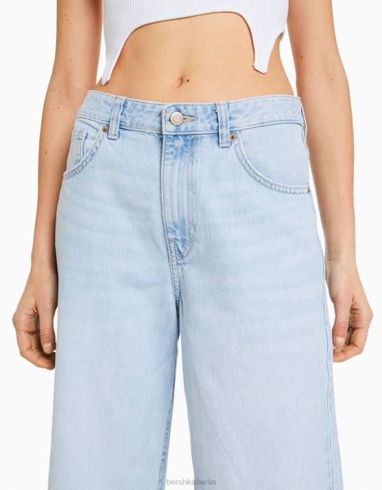 hellblau Bershka Frauen Kurze Jeans mit weitem Bein H00J1515