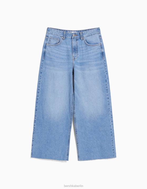 hellblau Bershka Frauen Kurze Jeans mit weitem Bein H00J1516