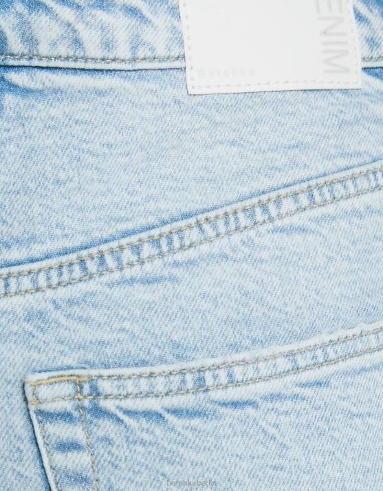 hellblau Bershka Frauen Schmal geschnittene Mom-Jeans mit bequemer Passform H00J1985