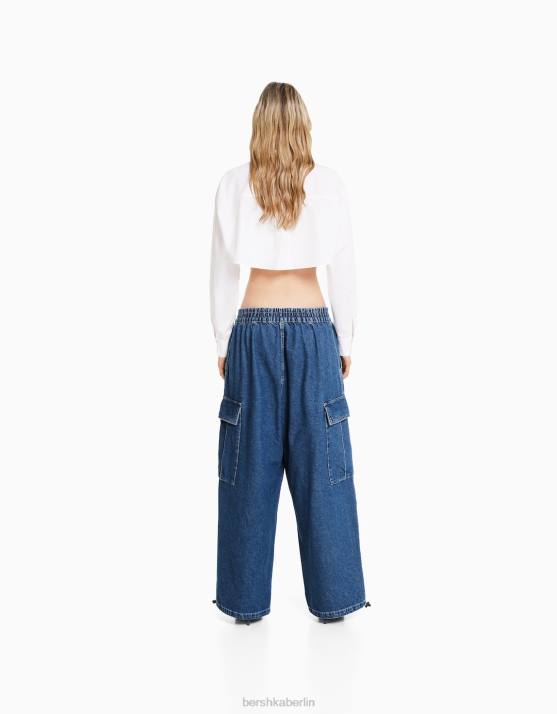 hellblau Bershka Frauen voluminöse Cargo-Jeans H00J1538