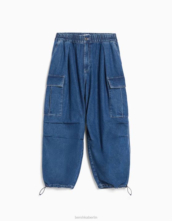 hellblau Bershka Frauen voluminöse Cargo-Jeans H00J1538