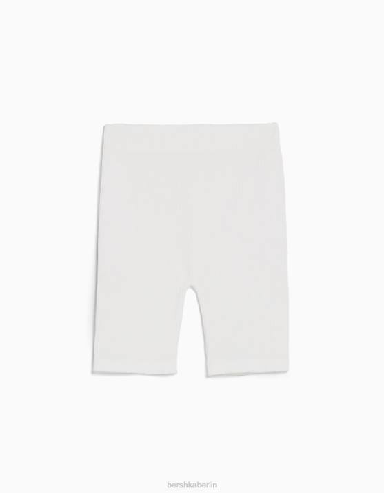 Creme Bershka Frauen Nahtlose, gerippte Leggings-Shorts H00J1703